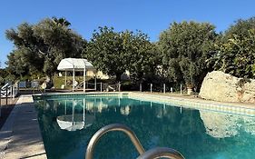 Isola Charm B&B - A Historic Villa near Punta Del Pero Beach