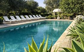 Isola Charm B&B - A Historic Villa near Punta Del Pero Beach